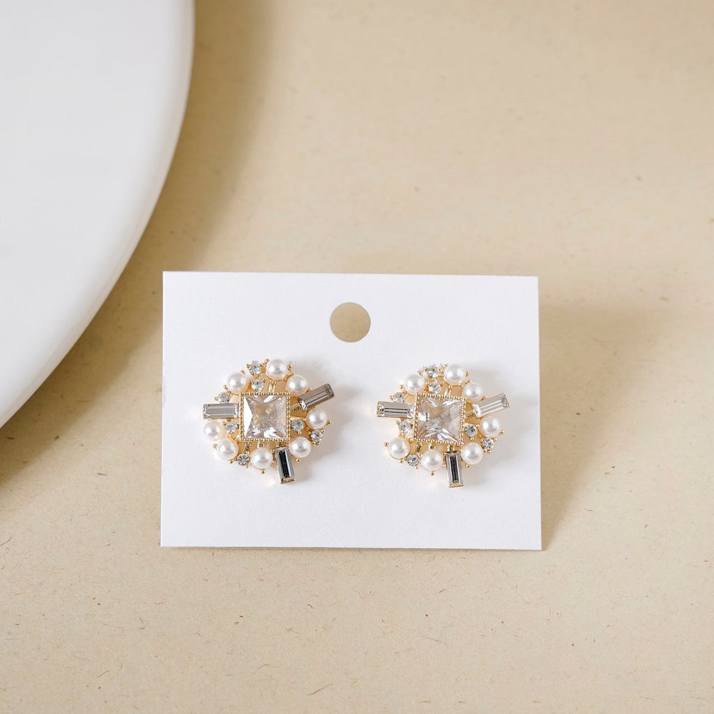 Sculptural Edgy Gold Stud Earrings Nestasia