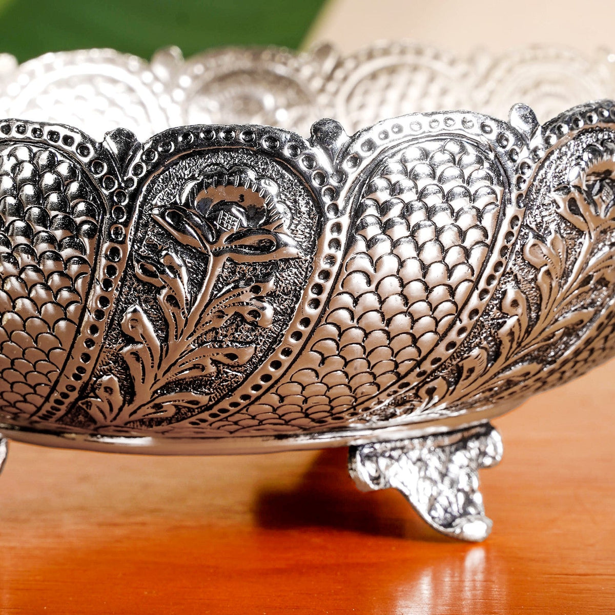 Lustre Brass Urli With Pure Silver Coating 18cm Nestasia