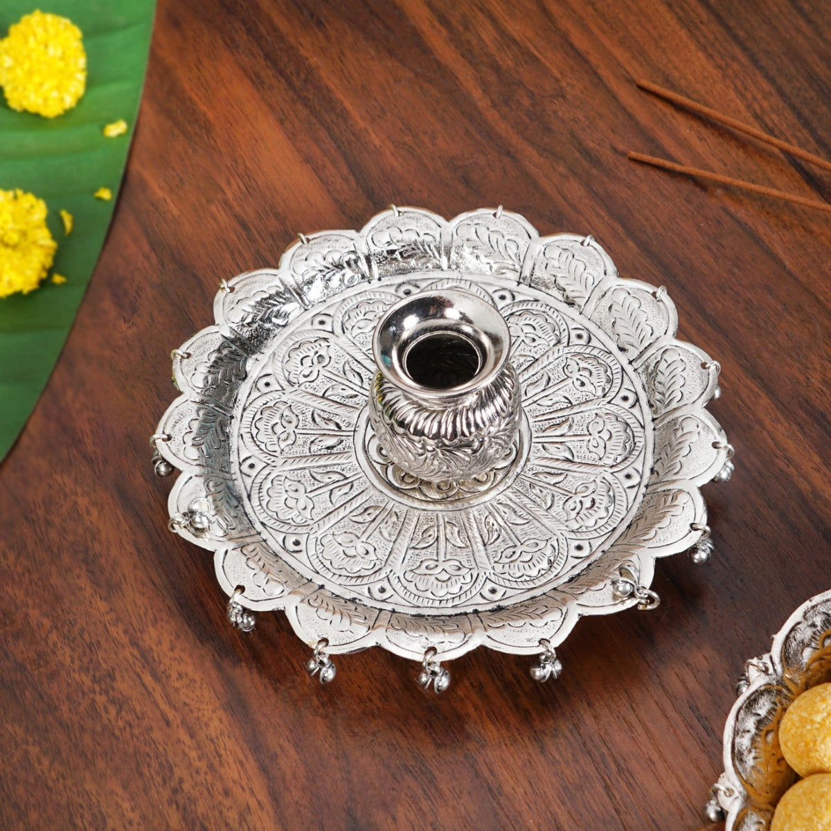 Floral Pooja Thali And Kalash Set 19cm Nestasia