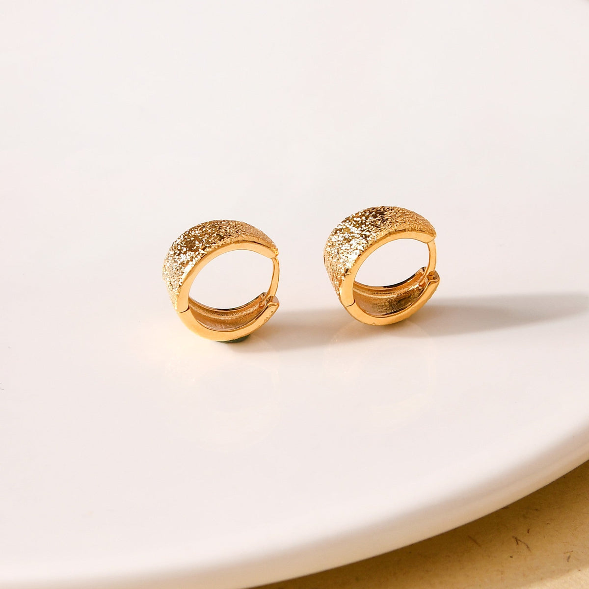 Sleek Textured Gold Hoop Earrings Nestasia