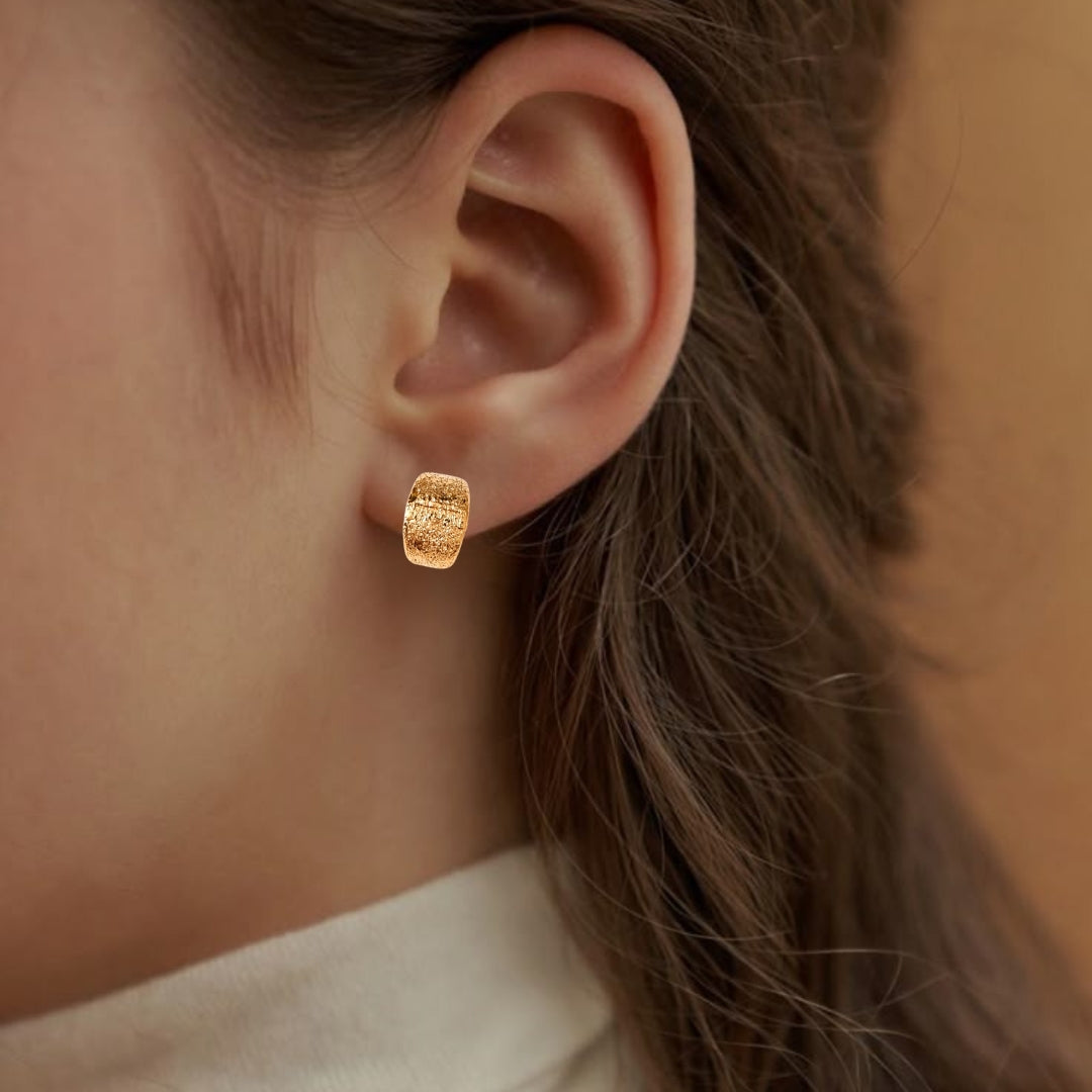 Sleek Textured Gold Hoop Earrings Nestasia