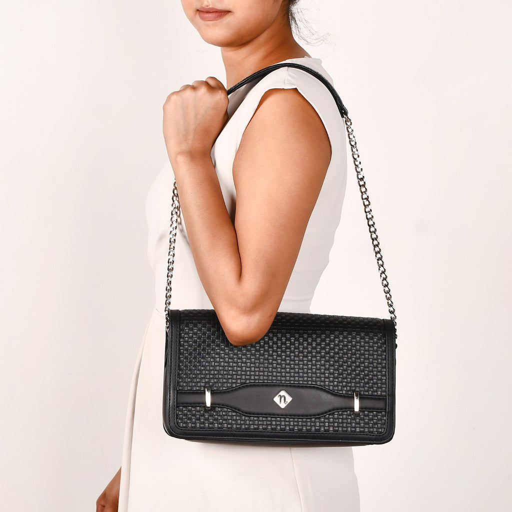 Soi Tresse Black Sling Bag For Women Nestasia