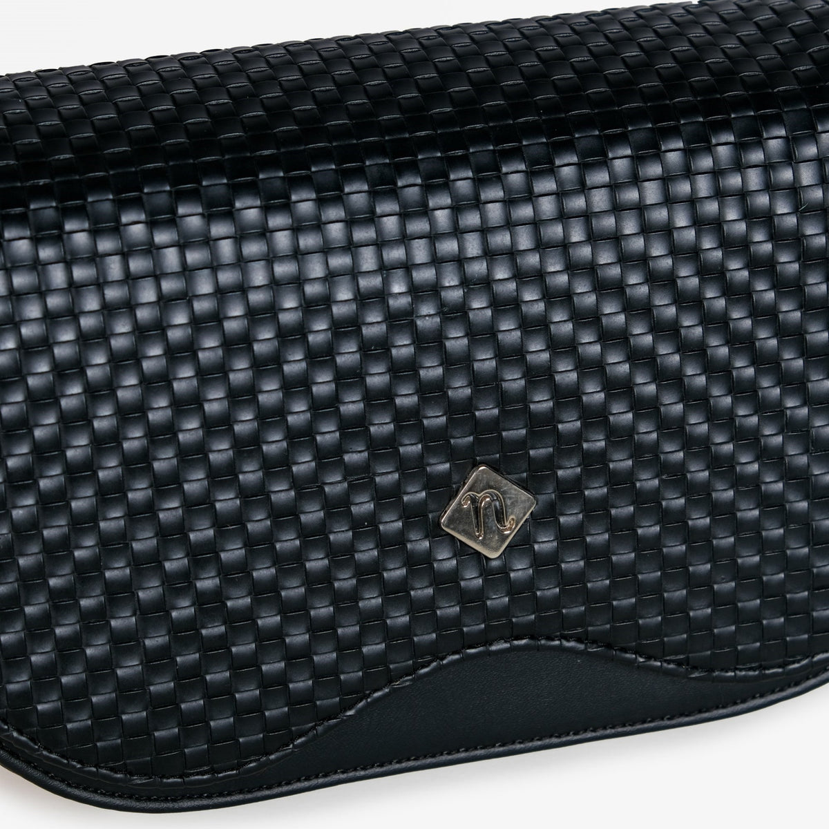 Soi Tresse Saddle Shoulder Bag Nestasia