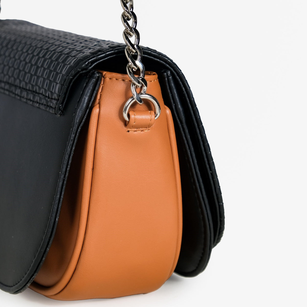 Soi Tresse Saddle Shoulder Bag Nestasia