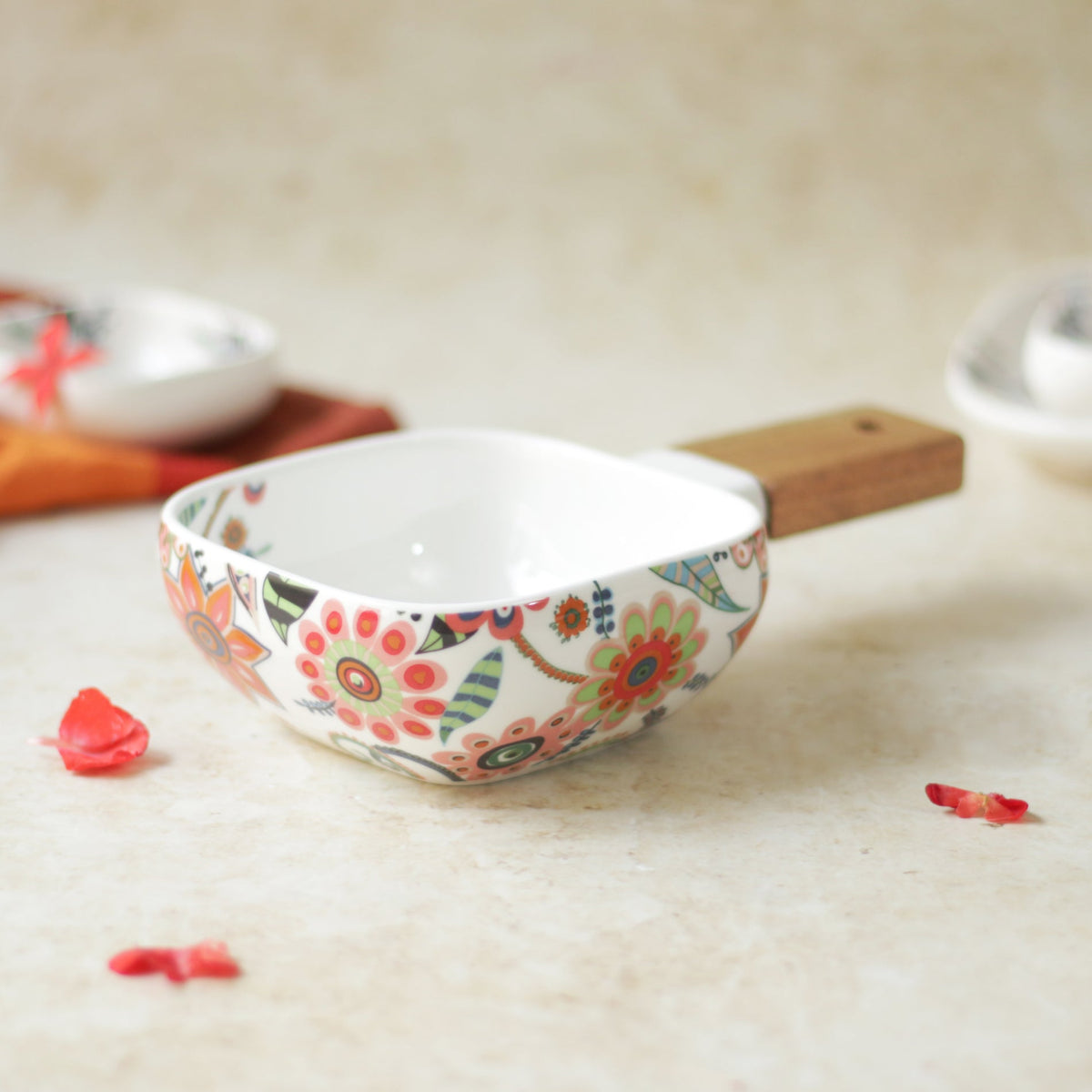 Floral Bowl with Handle Nestasia