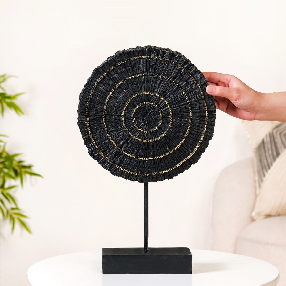 Modern Mystique Decor Showpiece Black Nestasia