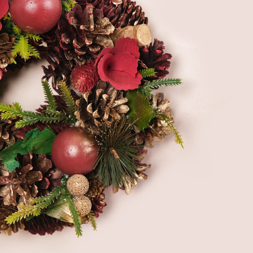 Scarlet Winter Wreath For Seasonal Wall Decor Nestasia