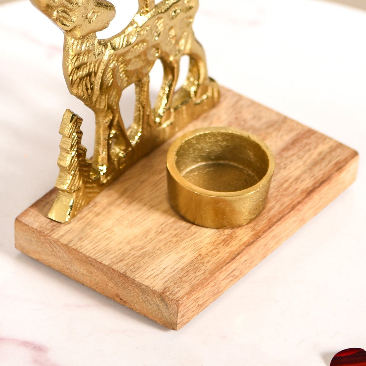 Gold Reindeer Showpiece With Tea Light Holder Nestasia