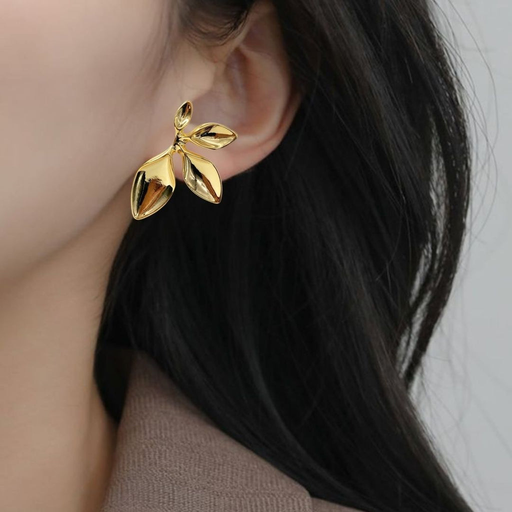 Tropical Grace Earrings Gold Nestasia