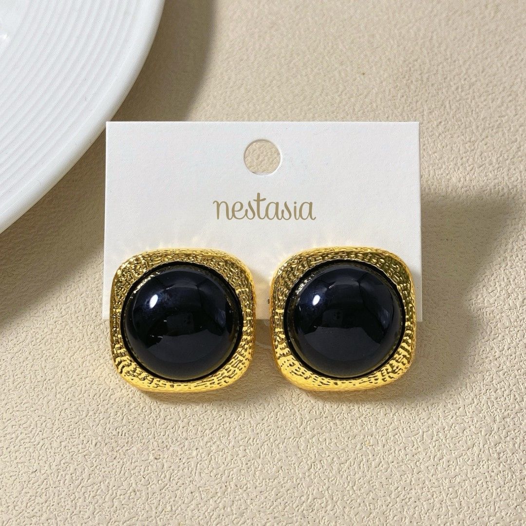 Vintage Nouveau Studs Black Nestasia