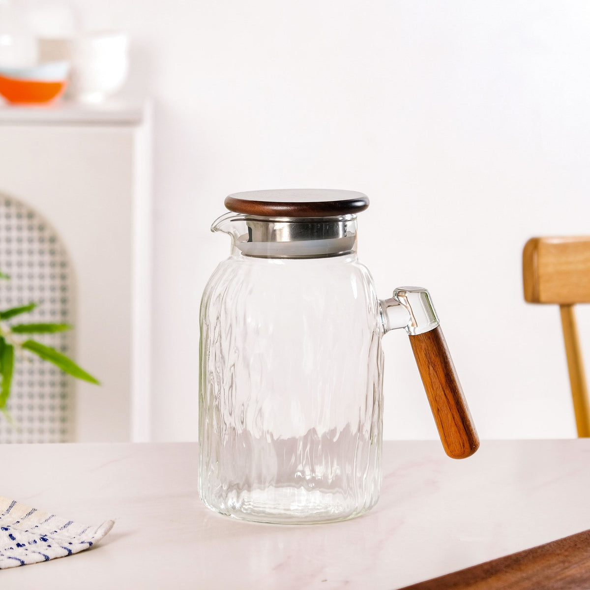 Wavy Glass Pitcher With Wooden Handle 1600ml Nestasia