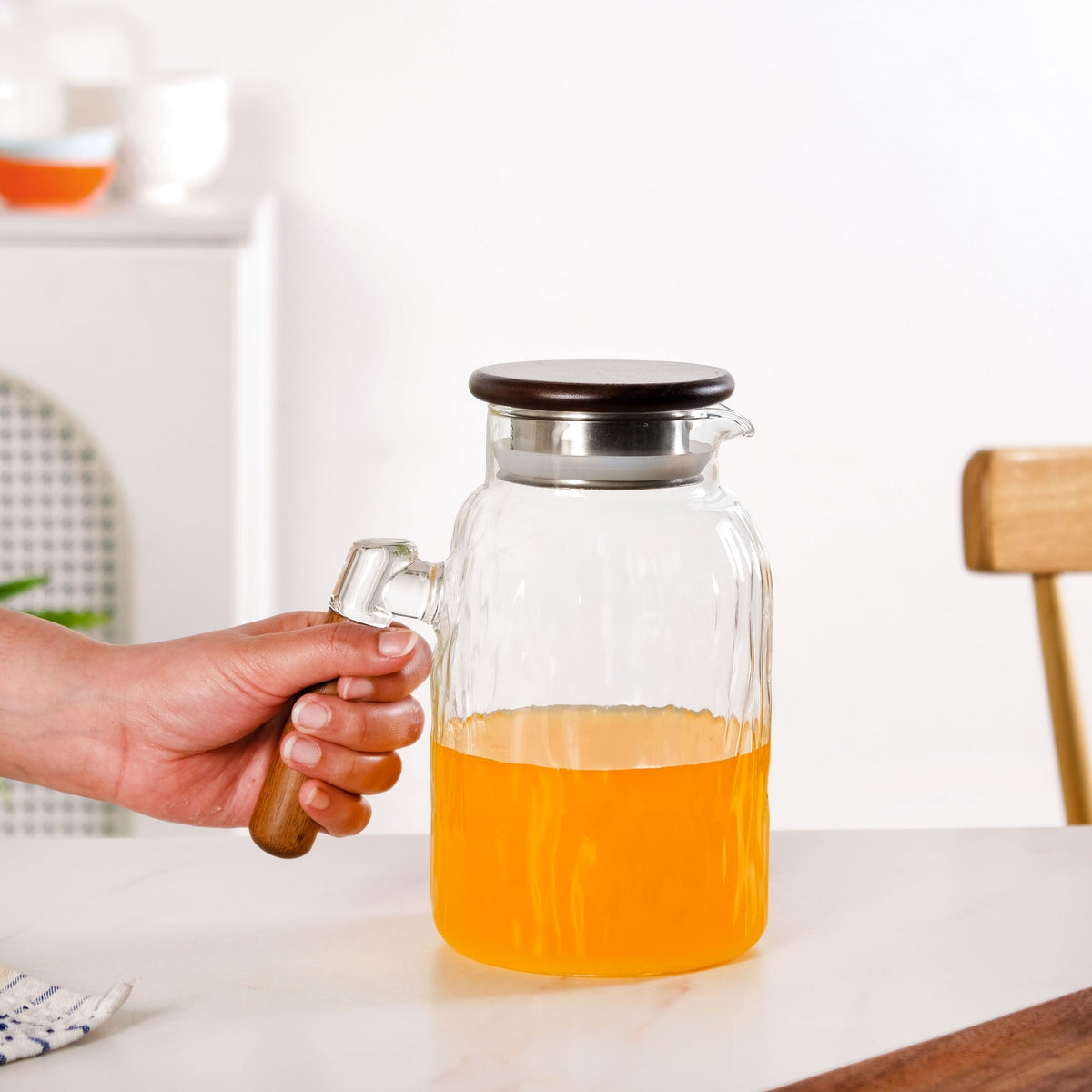 Wavy Glass Pitcher With Wooden Handle 1600ml Nestasia