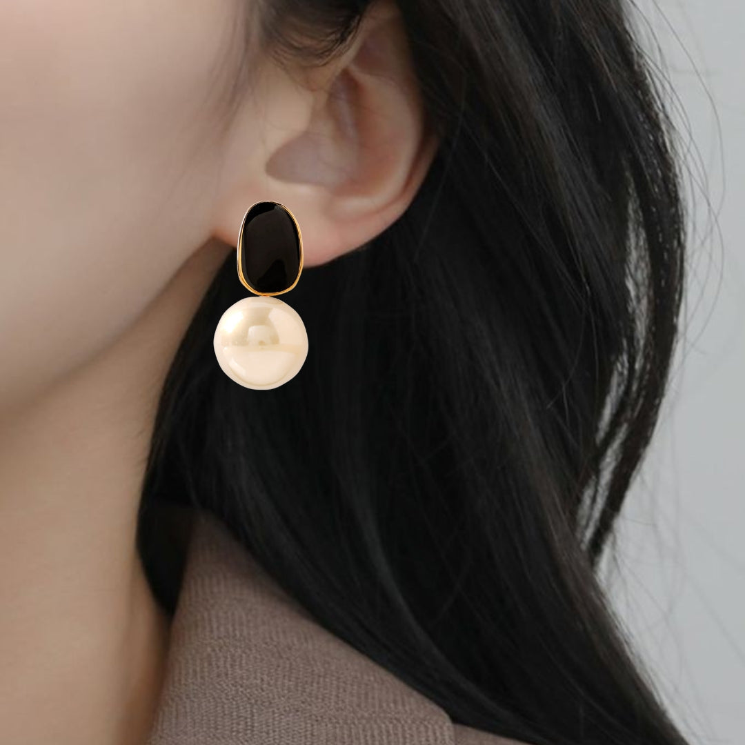 White And Black Pearl Earrings Nestasia
