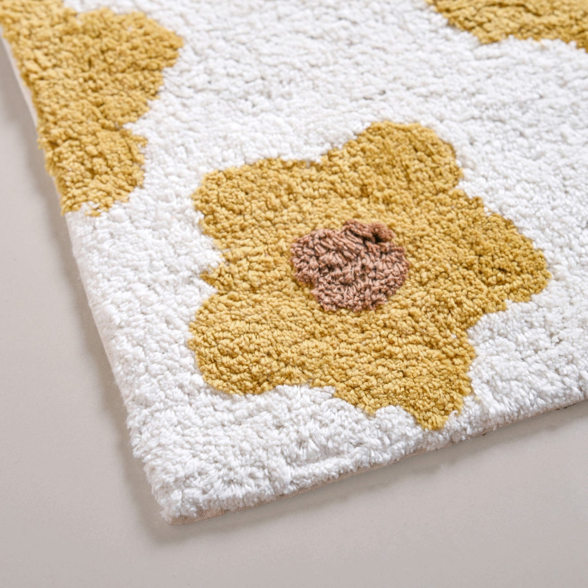 Anti Slip Cotton Yellow Daisy Mat 83x53cm Nestasia