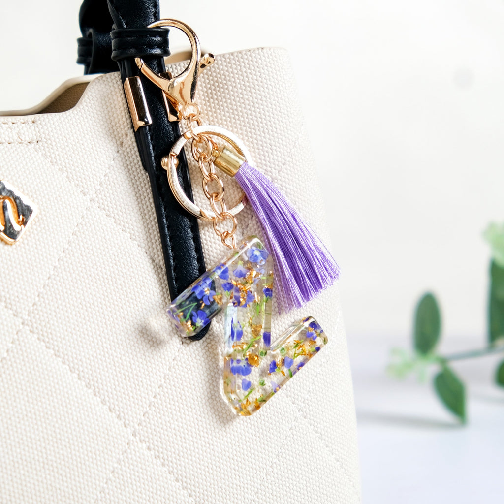 Hana Z Resin Keychain With Gold Flecks Nestasia
